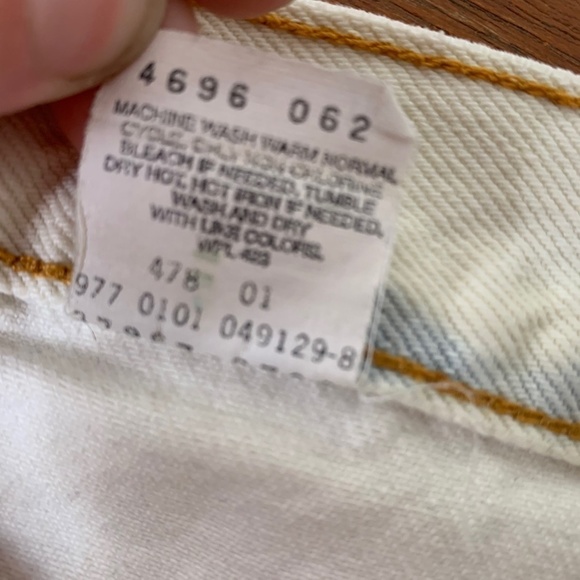 LEVI'S 100% Cotton White/Acid Washed Light Blue Jean Shorts Size JR 7 (1099) - Picture 3 of 13